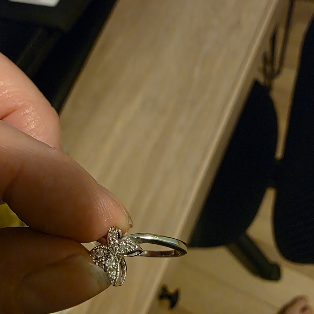 Elegant Silver Ring with Crystal Accents